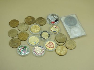 Ensemble de vingt et une médailles de collection de la monnaie de Pari - Photo 1