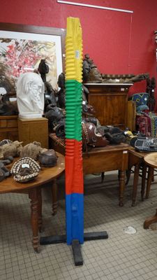 Patrice Moreau (1946-2004) Sculpture colonne peinte dans les…