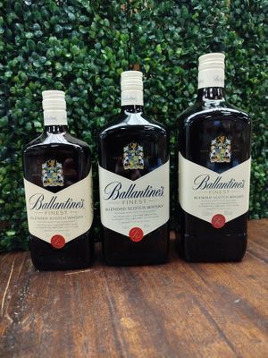 lot de 3 bouteilles de whisky BALLANTINES - 40% vol - 1 bouteille en 7 - Photo 1
