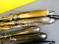 Lot de divers couverts de service, la plupart en métal argen… (photo 4)