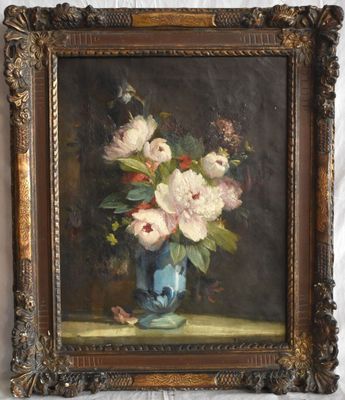 une peinture de fleurs dans un vase bleu sur une table