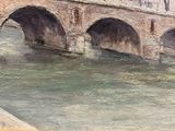 un tableau représentant un pont enjambant une rivière, sur lequel marchent des personnes