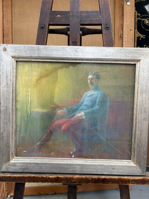 un tableau représentant un homme assis sur une chaise devant un chevalet