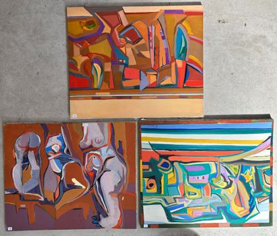 Quatre tableaux de couleurs différentes sont accrochés au mur.