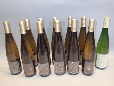 12 bouteilles dont 11 bouteilles Riesling GC Frankstein 2011…