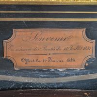 PETIT BUREAU PLAT FORMANT COIFFEUSE ET TABLE A OUVRAGES de f… (photo 3)