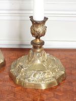 PAIRE DE FLAMBEAUX en bronze ciselé et doré à fût balustre e… (photo 3)
