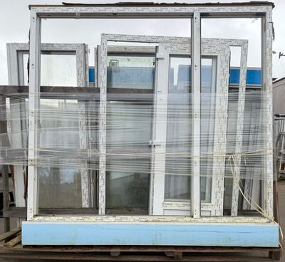 a large window that is sitting on top of a pallet
