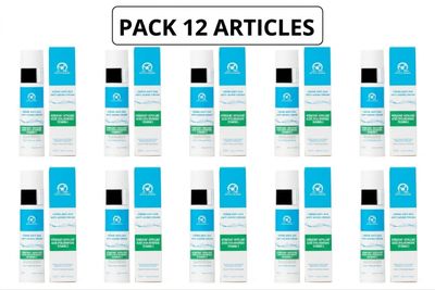 lot de 12 articles sur fond blanc avec des étiquettes bleues et vertes