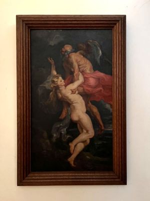une image d'un tableau sur le mur d'une pièce