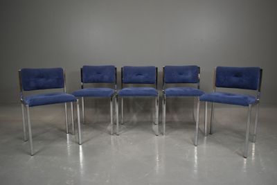 Suite de 5 CHAISES, piètement en métal chromé, assise et dos…