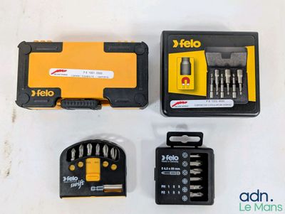 une boîte d'outils posée sur une table