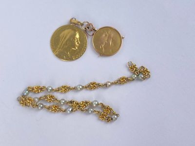 BRACELET en or jaune 750 millièmes, 13 petites perles fines en interca - Photo 1