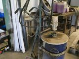 l'image d'une machine installée dans un garage