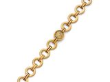 un bracelet à maillons en or orné d'une pièce