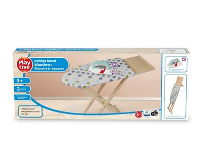 La planche à repasser pour enfants se trouve dans la boîte et est prête à l'emploi.