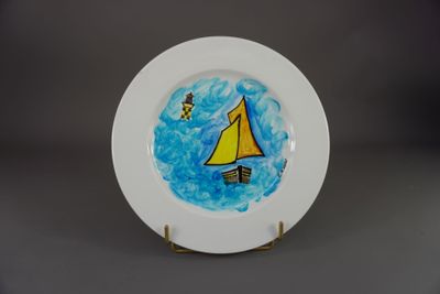 Elizabeth MINSSEN (XXème siècle). Assiette en porcelaine à d…