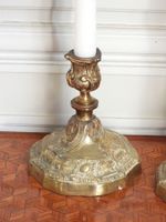 PAIRE DE FLAMBEAUX en bronze ciselé et doré à fût balustre e… (photo 2)