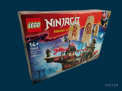une boîte de Lego sur laquelle est représenté un bateau pirate