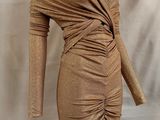 une robe à manches longues sur un mannequin, un mannequin, un mannequin, un mannequin, un mannequin, un mannequin, un mannequin, un mannequin, un mannequin, un mannequin, un mannequin, un mannequin, un mannequin, un mannequin, un mannequin, un mannequin, un mannequin, un mannequin, un mannequin, un mannequin, un mannequin, un mannequin, un mannequin, un mannequin, un mannequin, un mannequin, un mannequin, un mannequin, un mannequin, un mannequin, un mannequin, un mannequin, un mannequin, un manne