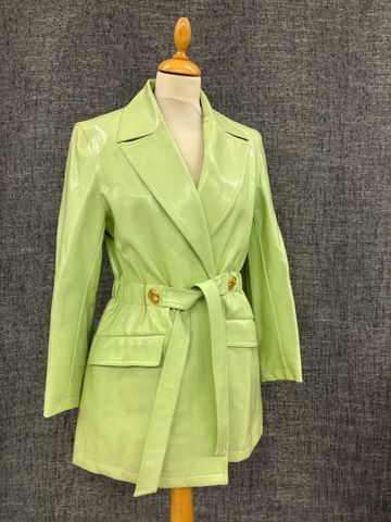 NINA RICCI – Veste en pvc et coton vert pomme. Double signée. Tai...