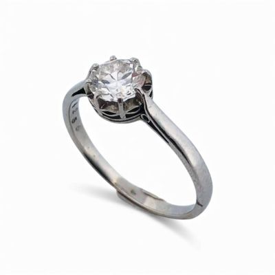 Fine bague en platine sertie d'un diamant rond de taille mod…