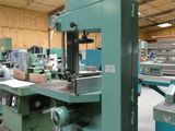 an image of a machine shop with a lot of machines