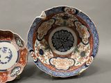 pair of japanese imari porcelain bowls and saucers, late 19th - early 20th century