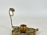 bougeoir plaqué or orné de pierres vertes et blanches