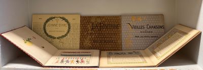 BOUTET DE MONVEL. Ensemble 4 ouvrages en 5 volumes oblong. J…