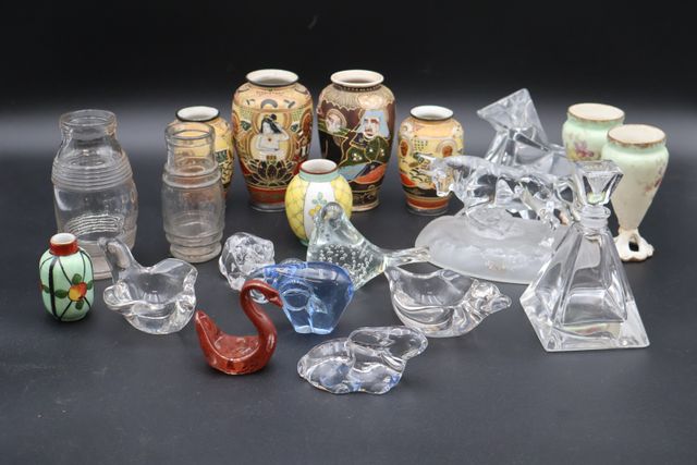 Lot d’objets en verre et vases porcelaine satsuma