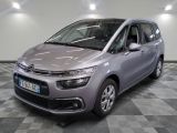 La nouvelle Citroën est garée dans le showroom du showroom.