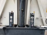 a picture of a machine that is sitting on the ground