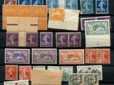 une collection de timbres provenant de différents pays et pays
