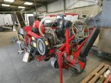 une photo d'une machine en cours de réparation