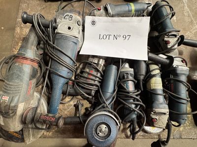 a lot of tools that are sitting on the floor