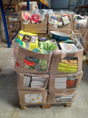 Lot DE Solderie Dont Articles DE Cuisine Dont 1 Wok ET 34 CO…