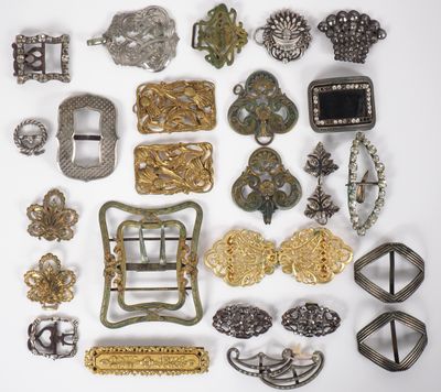 20 différentes boucles de ceintures ou éléments de boucles d… - Photo 1