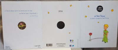 une photo d'une carte sur laquelle figure l'image d'un petit prince