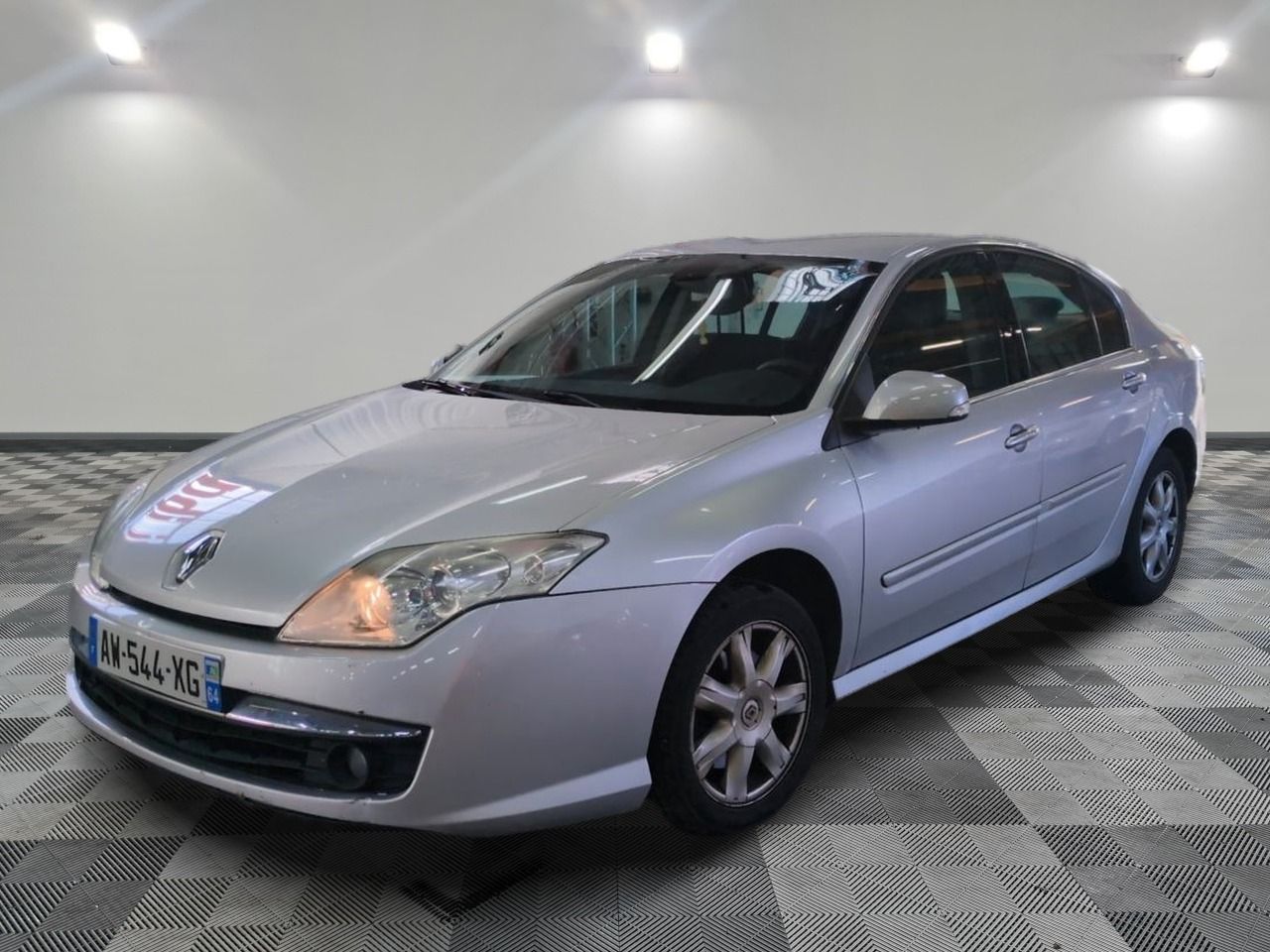 RENAULT - LAGUNA III 2.0 DCI 130 CARMINAT - GO - Mise en ser…