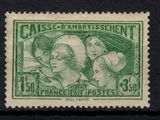 un timbre vert sur lequel figurent deux femmes