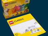 une boîte jaune contenant un ensemble Lego Classic