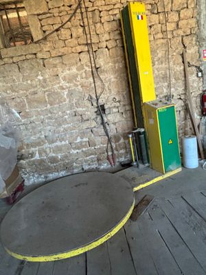 Robot de filmage palette WILBURH WELO 380V, sans année appar…