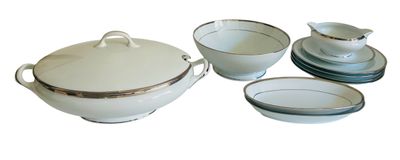 JAMMET-SEIGNOLLES - LIMOGES Service de table 76 pièces en po…