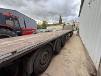 SREM SCHMITZ CARGOBULL SCB Carosserie : PLATEAU Immatriculée…