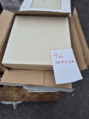 Lot d'environ 16m2 de faience de 31 x 31cm .