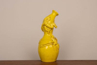 CHINE. Vase des fours de Shiwan en grès à glaçure monochrome…
