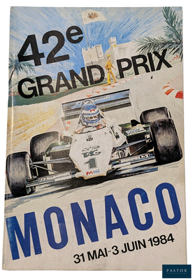une affiche représentant une voiture de course accrochée au mur