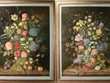 deux tableaux représentant des fleurs et des fruits dans un vase posé sur une table