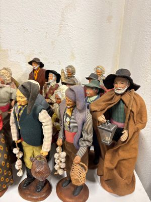 Important lot de santons dont CARBONEL ET Marius CHAVE à Aub…